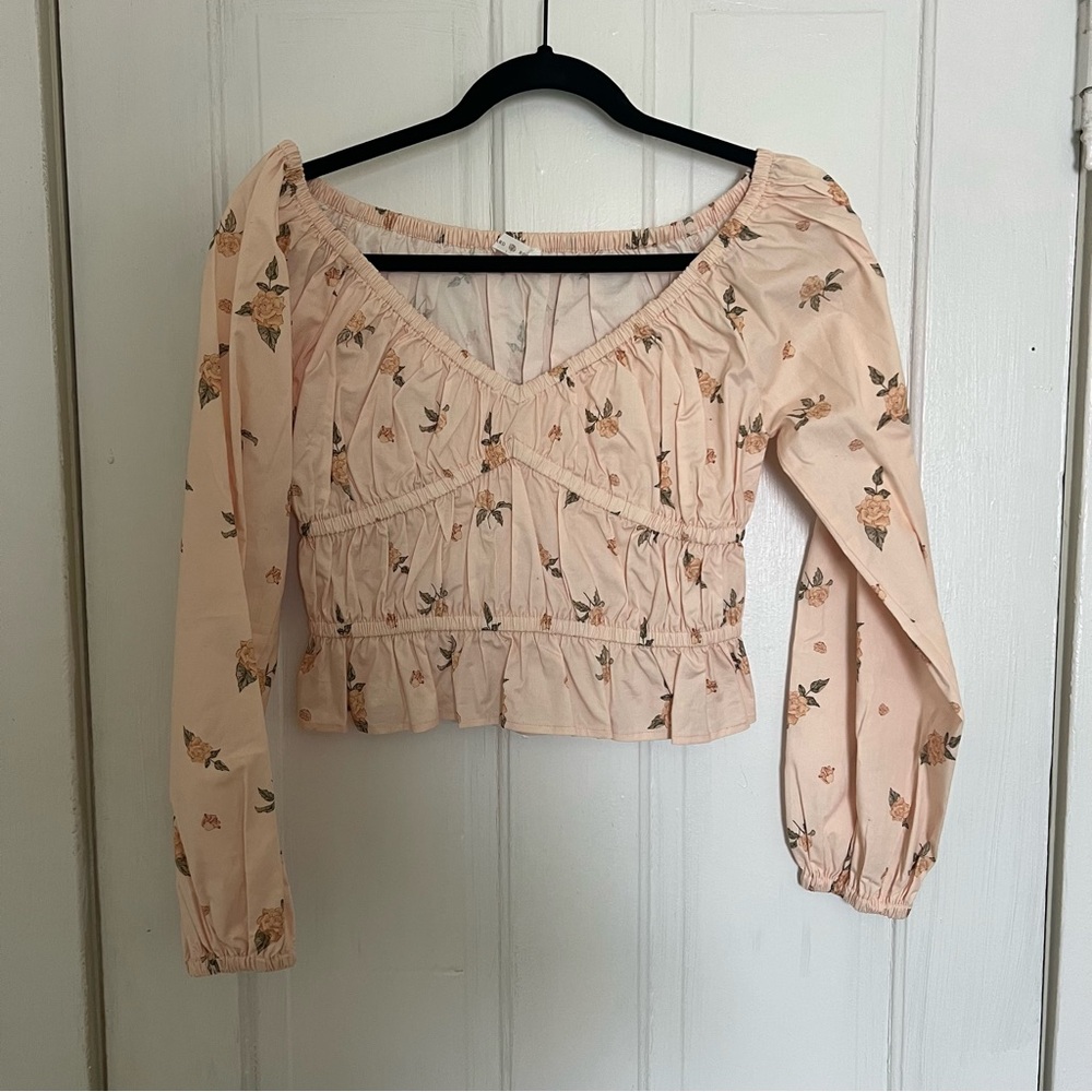 Backyard Roses Cropped Blouse - Picture 3 of 5